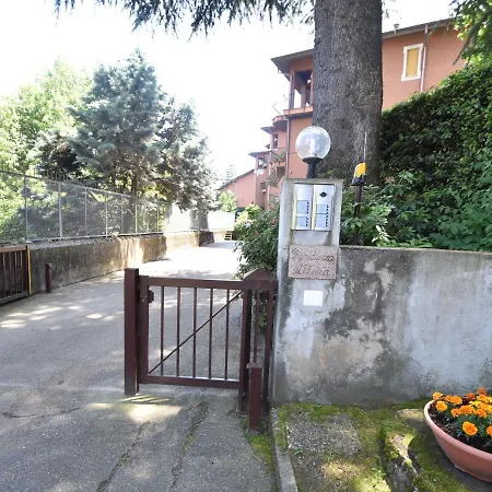 Quaint Holiday At With Lake View Baveno