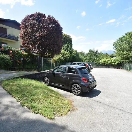 Holiday home Quaint Holiday At With Lake View Baveno